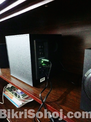 Microlab M110 2.1 speaker